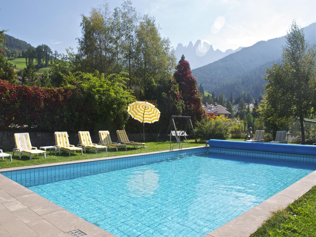 Hotel Tyrol Funes  Exterior foto