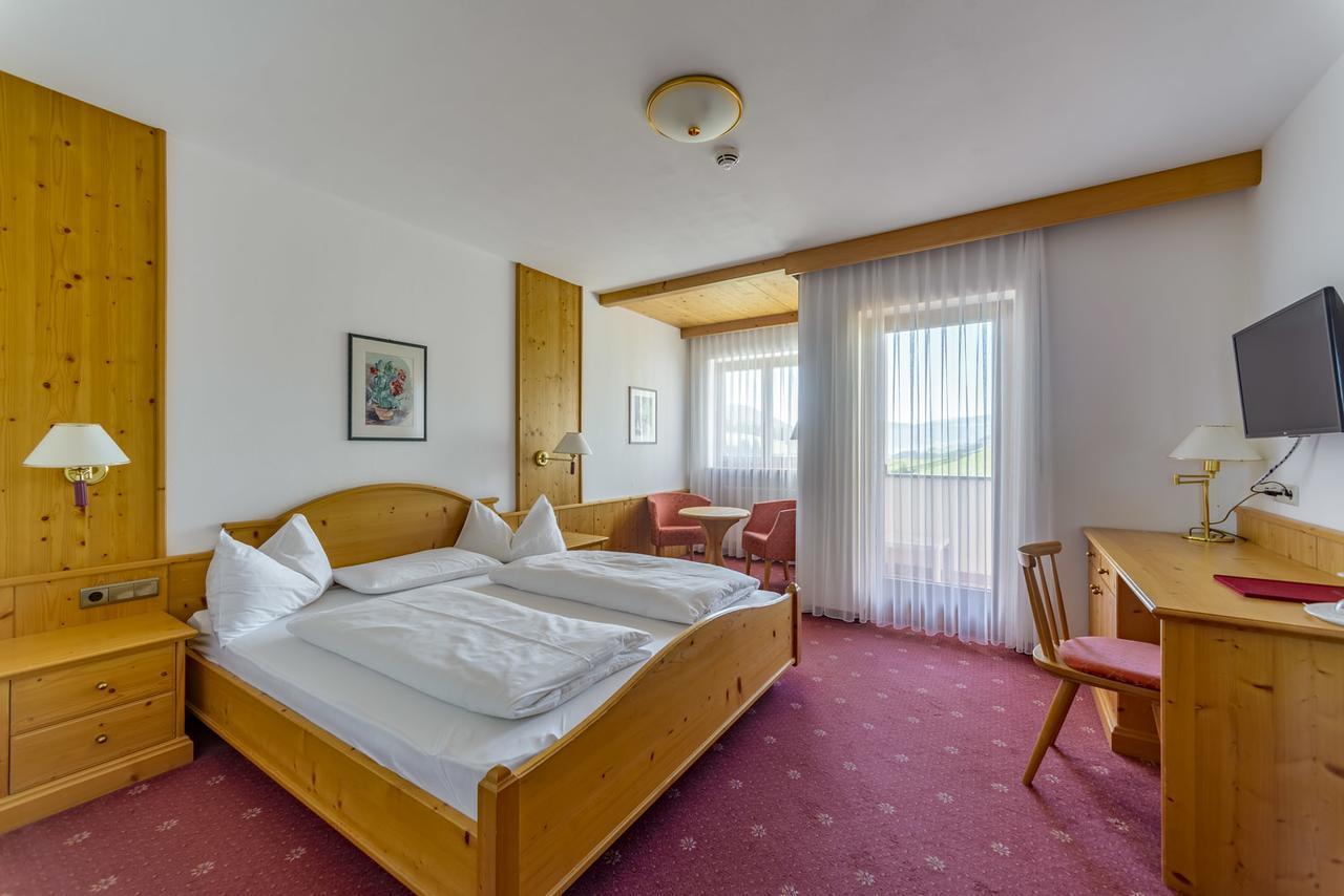 Hotel Tyrol Funes  Exterior foto